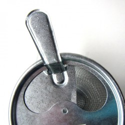 Past na myši domečková - na jednu návnadu možno chytit několik živých myší