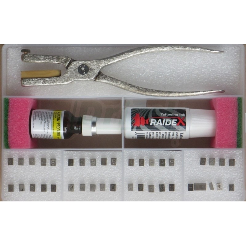 Tetovací sada 4 mm - kazeta: kleště, 3x sada čísel 0-9, znaky S,K,P,C,J,-, barva, desinfekce,