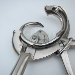 Kleště k aplikaci otočných nosních kruhů B121