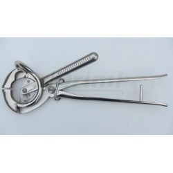 Kleště k aplikaci otočných nosních kruhů B121