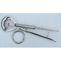 Kleště k aplikaci otočných nosních kruhů B121