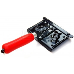 Hřbílko kravské,  oklepávací želízko, černý lak s prolisem, 7řad