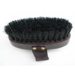 Kartáč žíněný s páskem na ruku střední s gumovým dýnkem , černé žíně, vlas 35mm