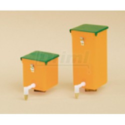 Napaječka závěsná  0,5 litru, s kolínkem a niplem, oranžová, made in Germany