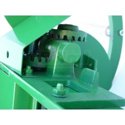 Řezačka na kopřivy a píci