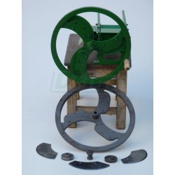 Řezačka na kopřivy a píci