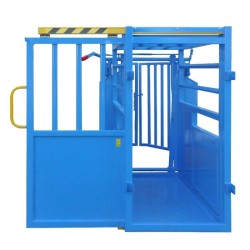 Klec fixační s čelem Priefert a košem