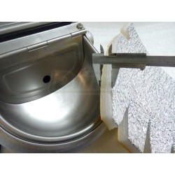 Vyhřívaná  nerezová napáječka DRIML 2,5 litru, 230/12 V,  do -30°