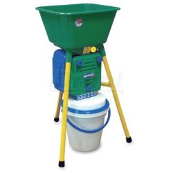 Šrotovník BRAVO 900W , 3 síta - 4,6 a 8 mm, plastová konstrukce,