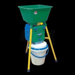 Šrotovník BRAVO 900W , 3 síta - 4,6 a 8 mm, plastová konstrukce,