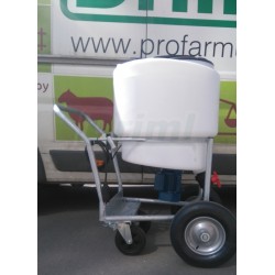 Vozík na mléko s propylenovou nádobou 170L s výpustí a mixérem pro telata