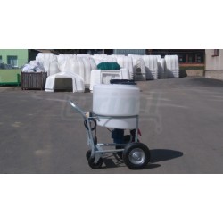 Vozík na mléko s propylenovou nádobou 170L s výpustí a mixérem pro telata