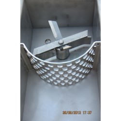 Nerezový drtič ovoce, řepy, brambor, kořenové zeleniny atd