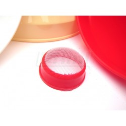 Plastová nálevka se sítkem