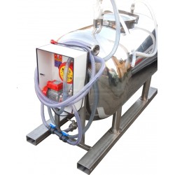 800 l Přepravní tank s měřením průtoku a sanitací, na lyžinách