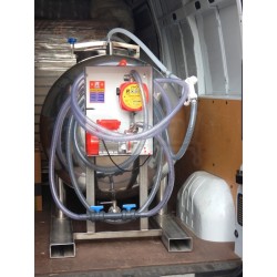 800 l Přepravní tank s měřením průtoku a sanitací, na lyžinách