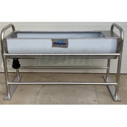 Celonerezová vyhřívaná napáječka 140 litrů 150 x 46 x 35 cm