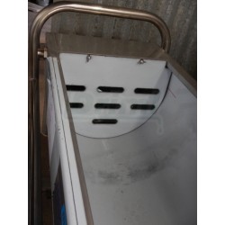 Celonerezová vyhřívaná napáječka 140 litrů 150 x 46 x 35 cm