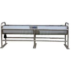 Celonerezová vyhřívaná napáječka 250x 33x 43 cm