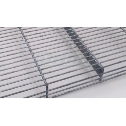 Rošt drátěný, žárově zinkovaný, mezery mezi dráty 11 mm, Rozměry 900 x 780 x 45 mm, vysoká kvalita