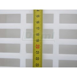 Rošt z umělé hmoty - polypropylénu,  rozměry 90 x 70 x 5 cm, velmi odolný