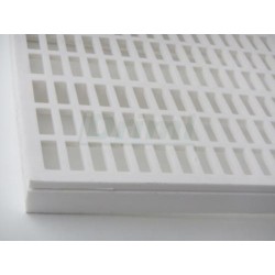 Rošt z umělé hmoty - polypropylénu,  rozměry 90 x 70 x 5 cm, velmi odolný