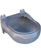 Žlaby, vědra, seníky, krmelce, příkrmiště